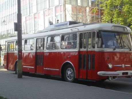 Škoda 9Tr #53 (ex 6053) na AS Mlynské Nivy na linke H17